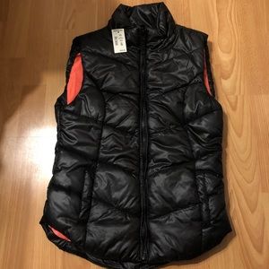 New Women’s Black Vest - Aeropostale
